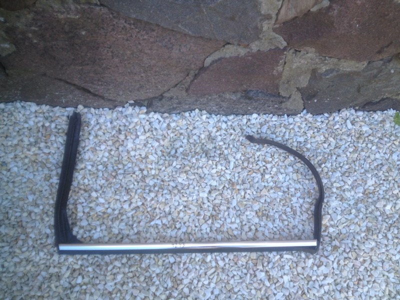 фото №1, Volvo v70 xc70 рамка молдинг хром дверь задняя левая