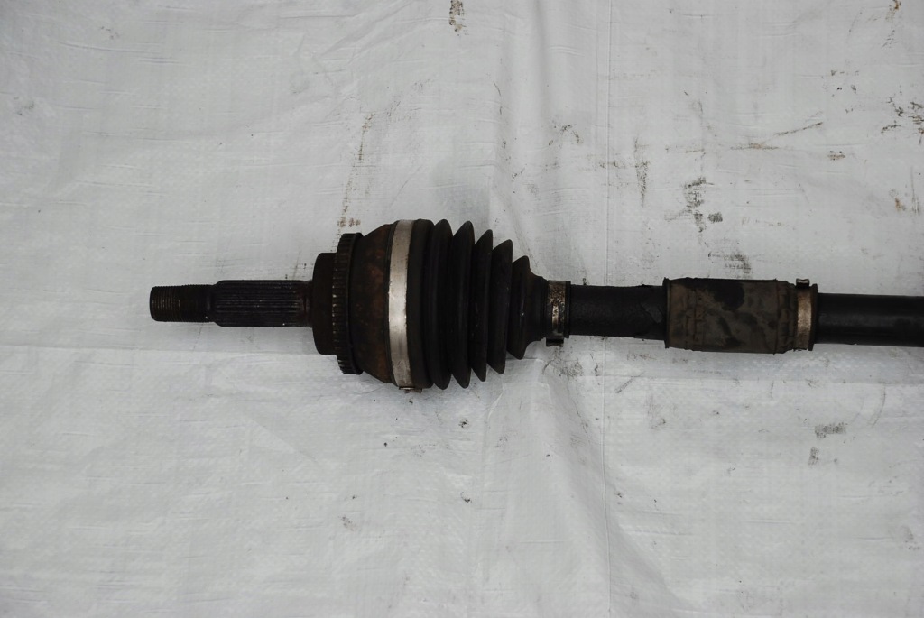 фото №2, Toyota avensis t25 d4d 03-06 привідний вал передня права