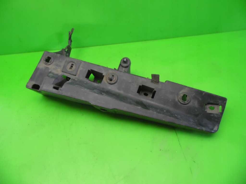 Направляющая бампера задний  правый lexus ls460l 4.6 v8 12- Киев