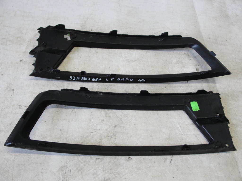 фото №2, Решітка ліва протитуманна фара skoda rapid 5j0807681