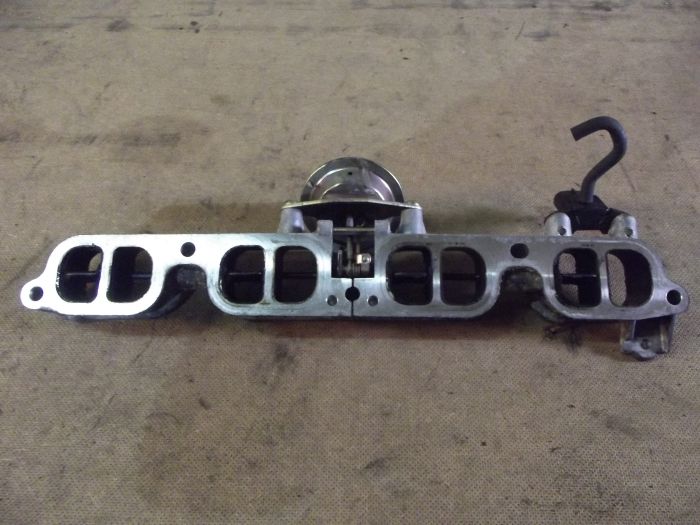 фото №1, Toyota avensis ii t25 крышка коллектор 2.0vvti