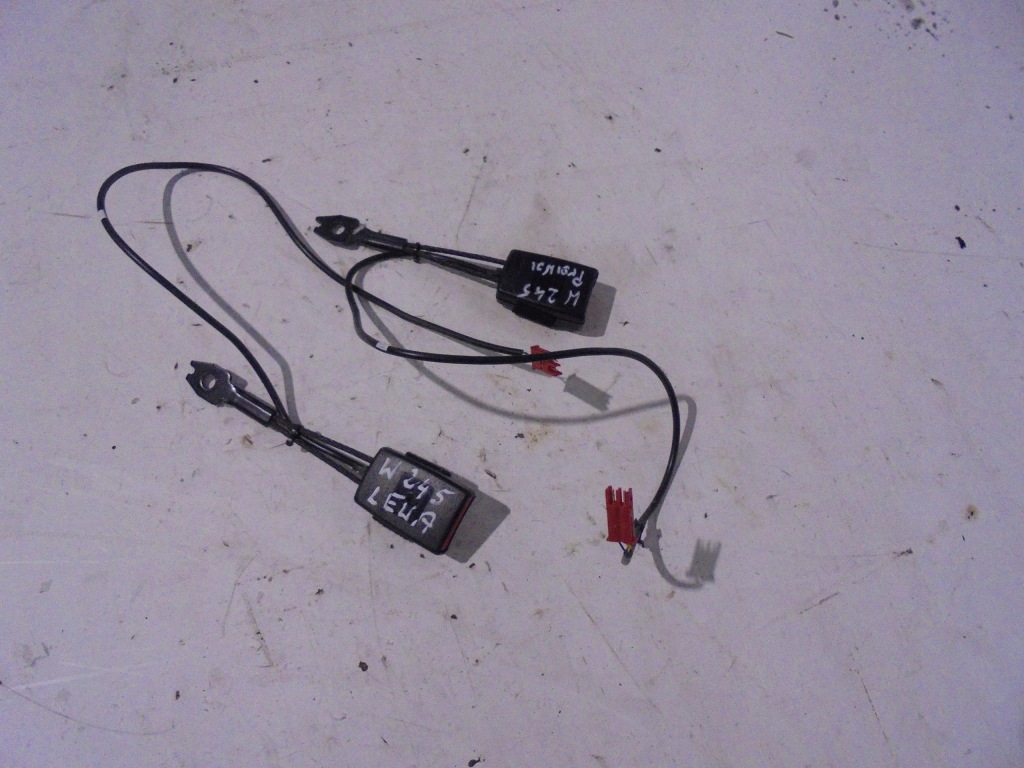 Купити Пряжка поперечина правий перед mercedes w245