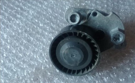 фото №1, Audi a1 q3 a3 s3 натяжитель ремень 04e145299l