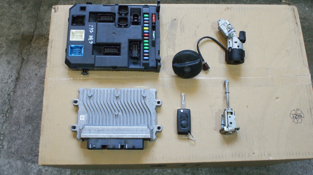 фото №1, Citroen c3 ii 1.4i бортовий комп'ютер замок запалювання набір