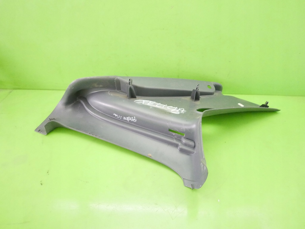 фото №6, Кронштейн полка багажника правое skoda felicia 5d