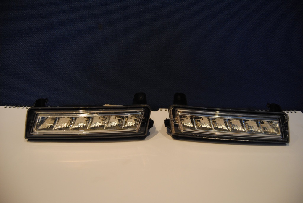 Купить Свет к движение w день mercedes-benz оригинальный номер a9438200856