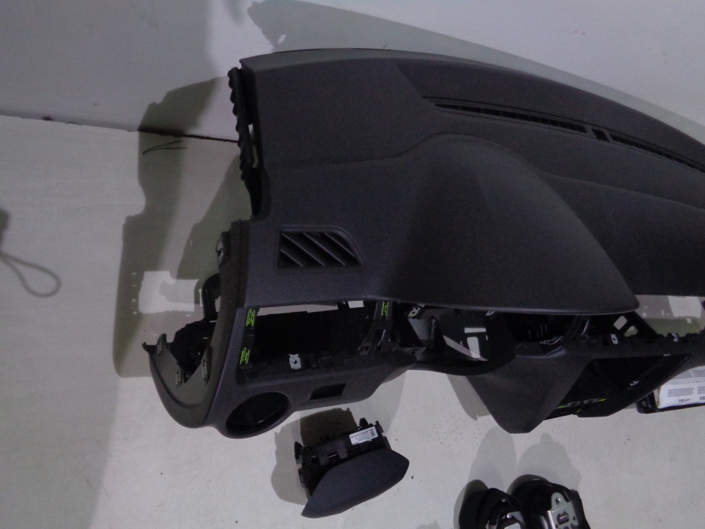 фото №3, Skoda rapid панель приладів подушки безпеки консоль подушка безпеки молдинг