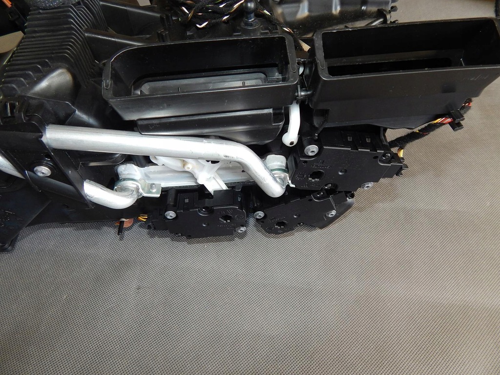 фото №5, Audi a8 l отопитель задняя 4h0820004c