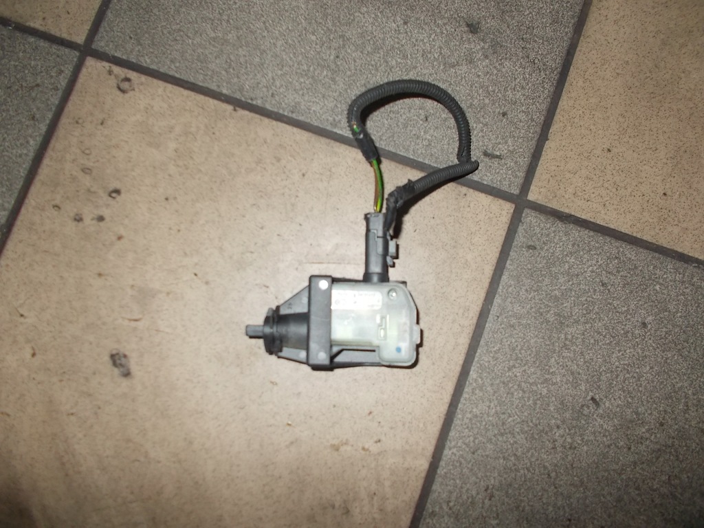 фото №1, Привод крышка заливной c4 picasso grand picasso