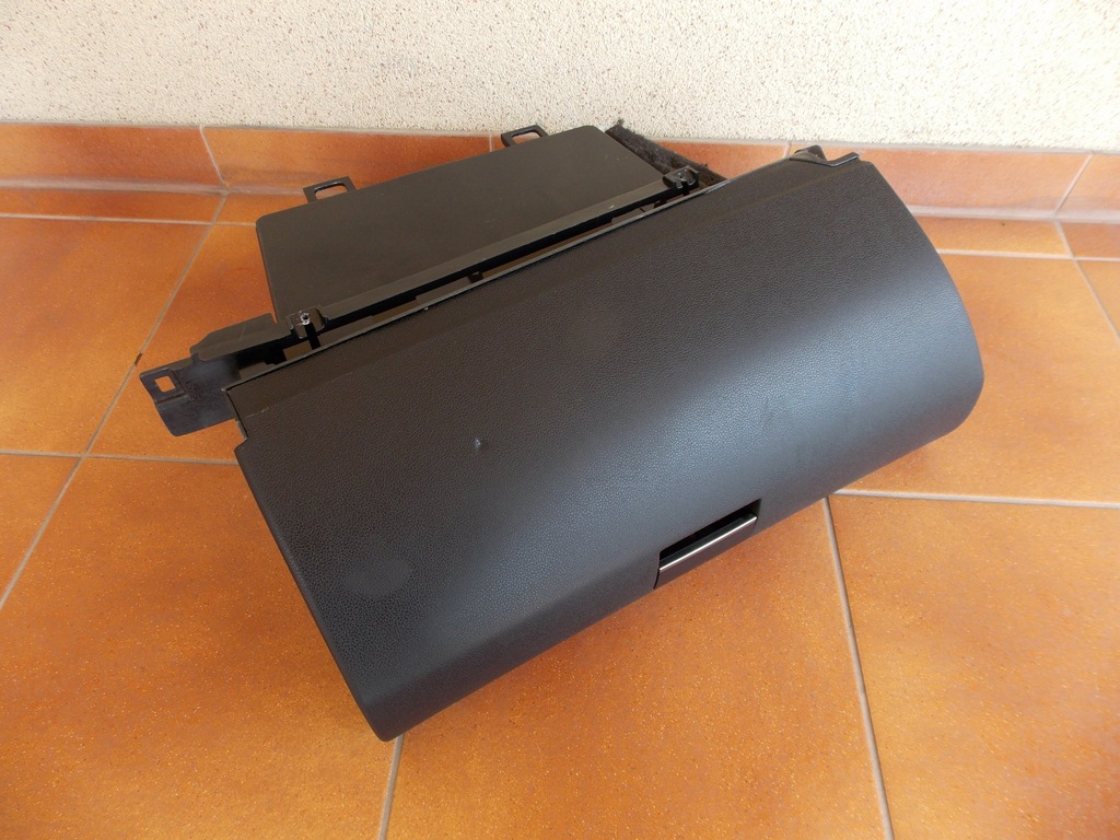 фото №1, A klasa w169 04-08 бардачок пасажира