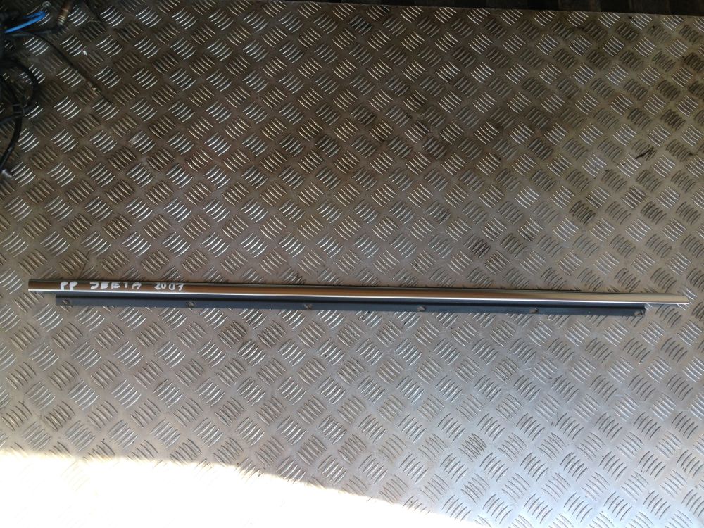 фото №1, Vw jetta golf v 5 молдинг правая перед хром 2007