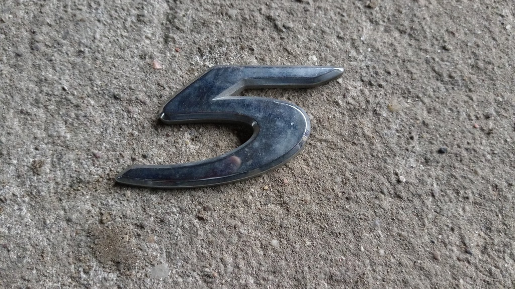 фото №1, Mazda 5 05-10 эмблема крышки