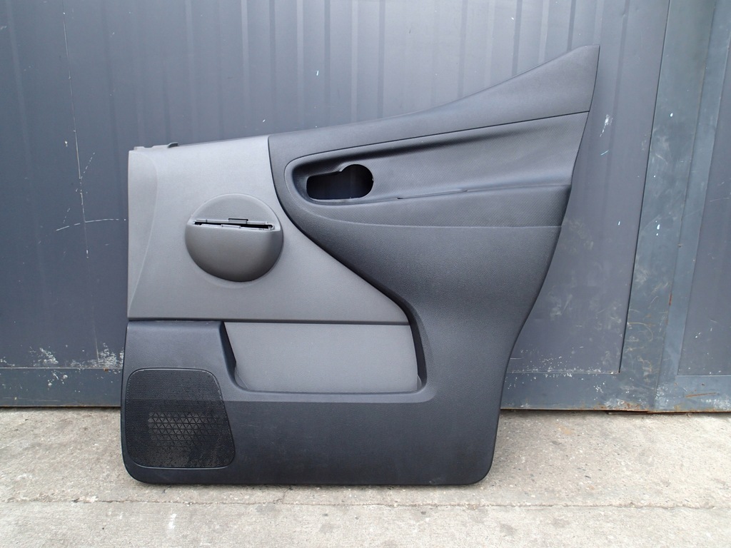 фото №1, Обшивка дверь правый передний nissan nv200