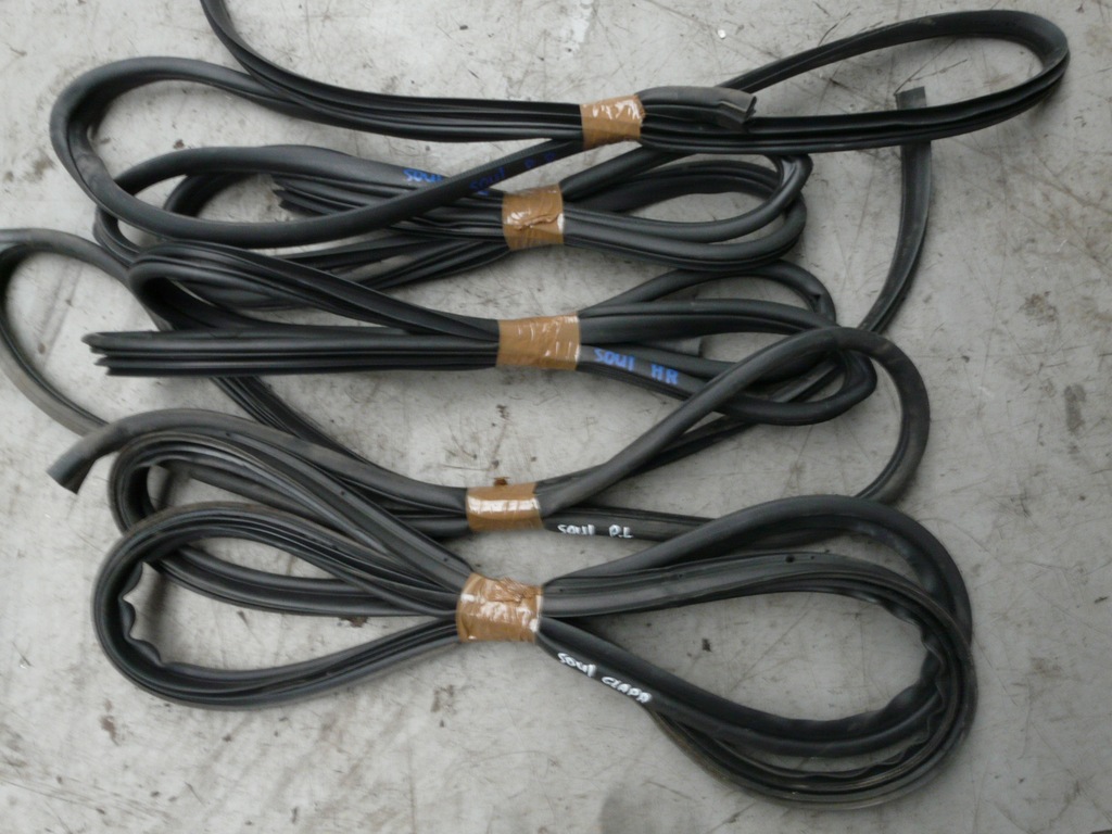 фото №1, Прокладка кузовная крышки kia soul 2009-2013