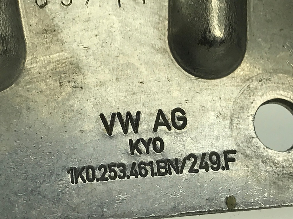 фото №4, Audi a3 8v e-tron кронштейн катализатора 1k0253461bn