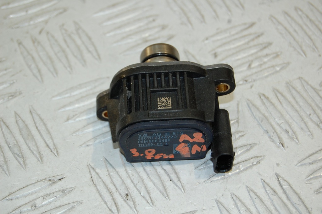 фото №1, Клапан электромагнитный audi a8 d5 4n 06m906048f