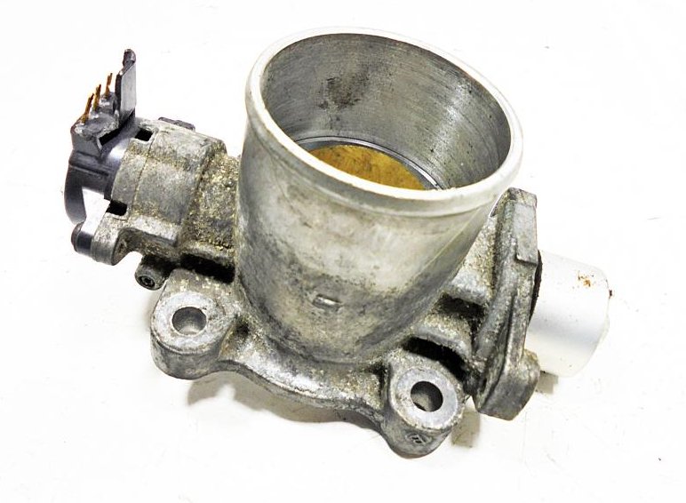 фото №1, Дроссельная заслонка avensis rav4 lexus is 2.2 d4d