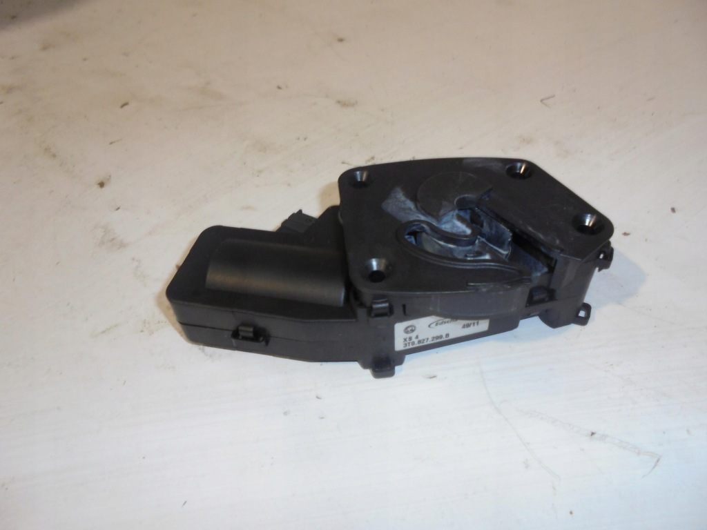 фото №1, Замок кришки задня лівий 3t0827299b skoda superb 2