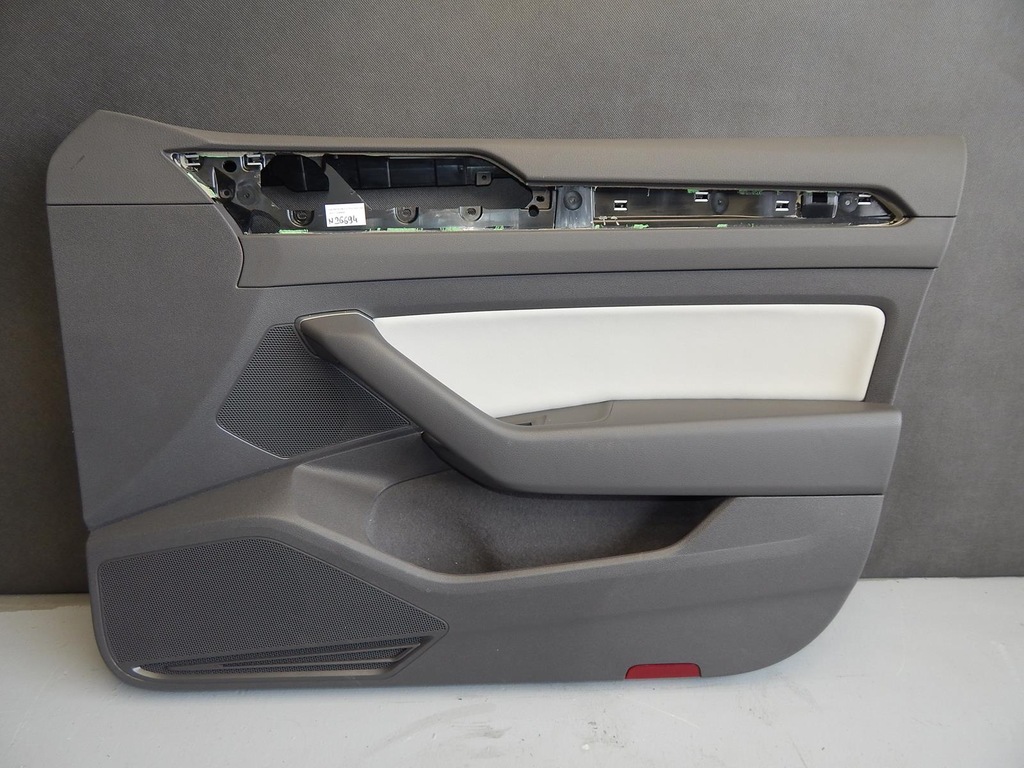 фото №1, Vw arteon обивка дверь правый перед 3g8867012