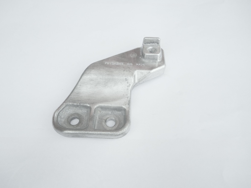 фото №1, Mitsubishi colt smart 1,1 кронштейн компресора