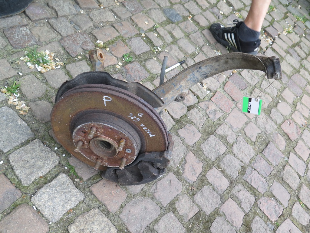 фото №1, Ступиця поворотний кулак супорт mazda 626 d права