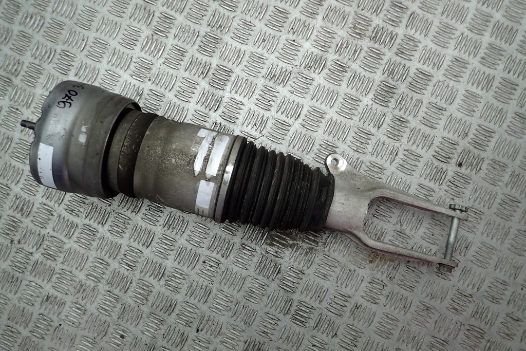 фото №1, Porsche panamera амортизатор пневмоподушка l 97034305135