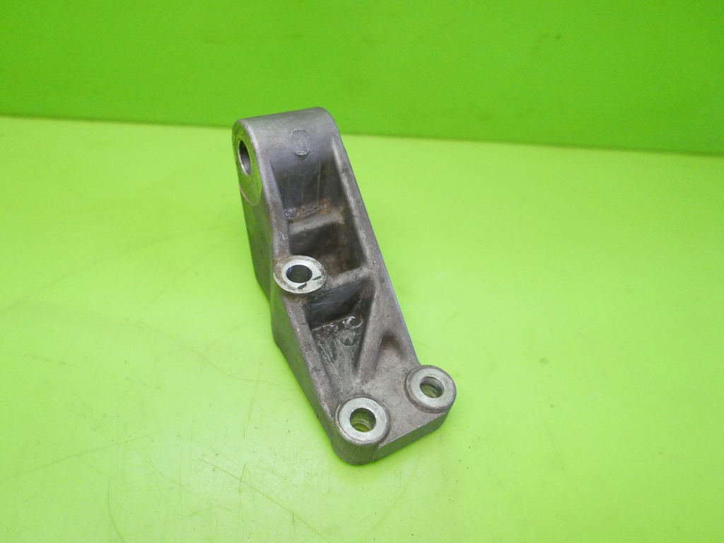 фото №1, Кронштейн кронштейн коробки kia carnival i 2.9 crdi 01-