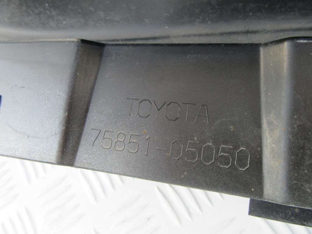 Toyota avensis t29 15 16- порог правый  накладка Киев