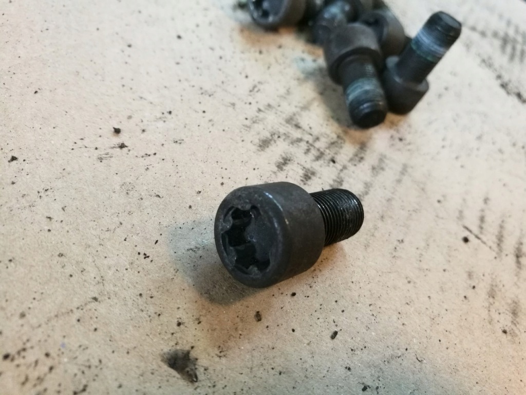 фото №1, Болт вала master iii 2.3 dci 10+ зчеплення